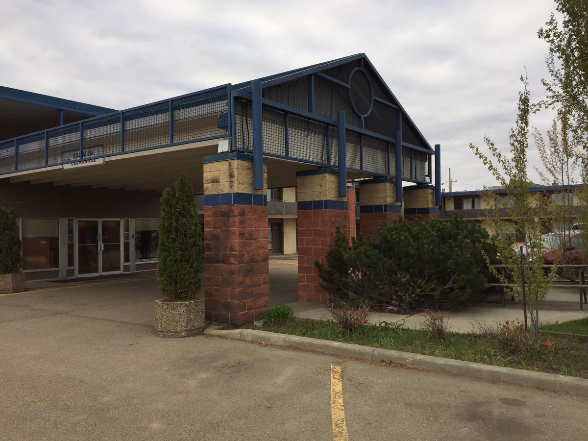 Whitemud Inn Edmonton South Exterior foto